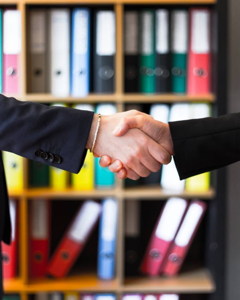 photo-of-two-people-shakehands-2058130